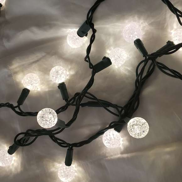 Mini globe string Christmas lights - preloved - Picture 1 of 2